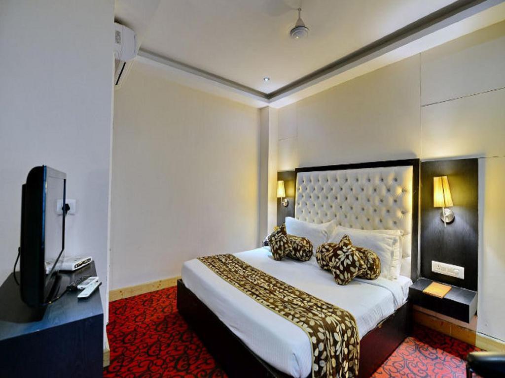 Click Hotel Kohinoor, Ludhiana Exterior foto