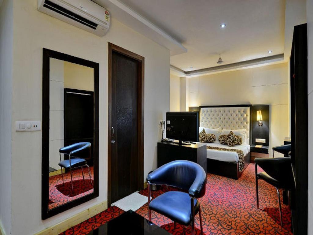 Click Hotel Kohinoor, Ludhiana Exterior foto